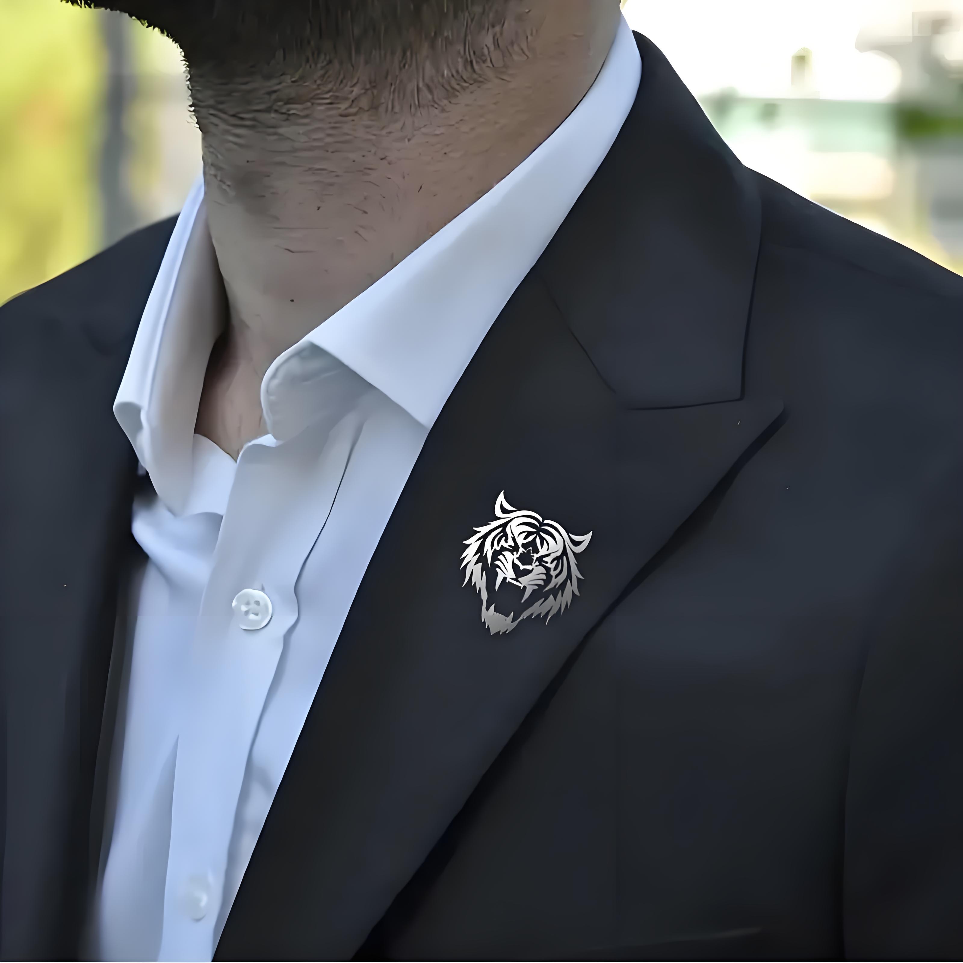 Spilla da uomo con testa di ti - Tuxedo Lapel Pin recensione e prezzo